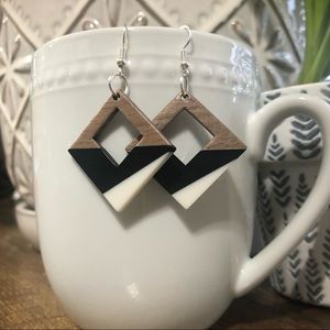 Square wood and resin earrings